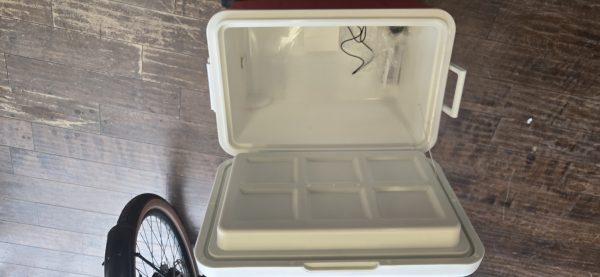 Electric Beach Cooler With Bluetooth Speakers And Portable Blender - Image 3